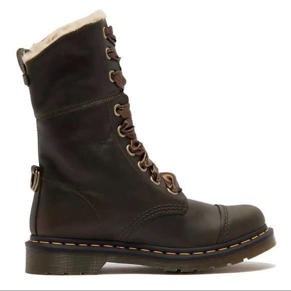 NEW Dr. Martens Aimilita Faux Fur Lined Leather Boots - Picture 3 of 7